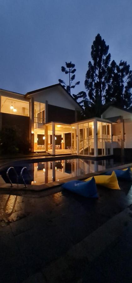 Villa Aurora Cisarua Zewnętrze zdjęcie